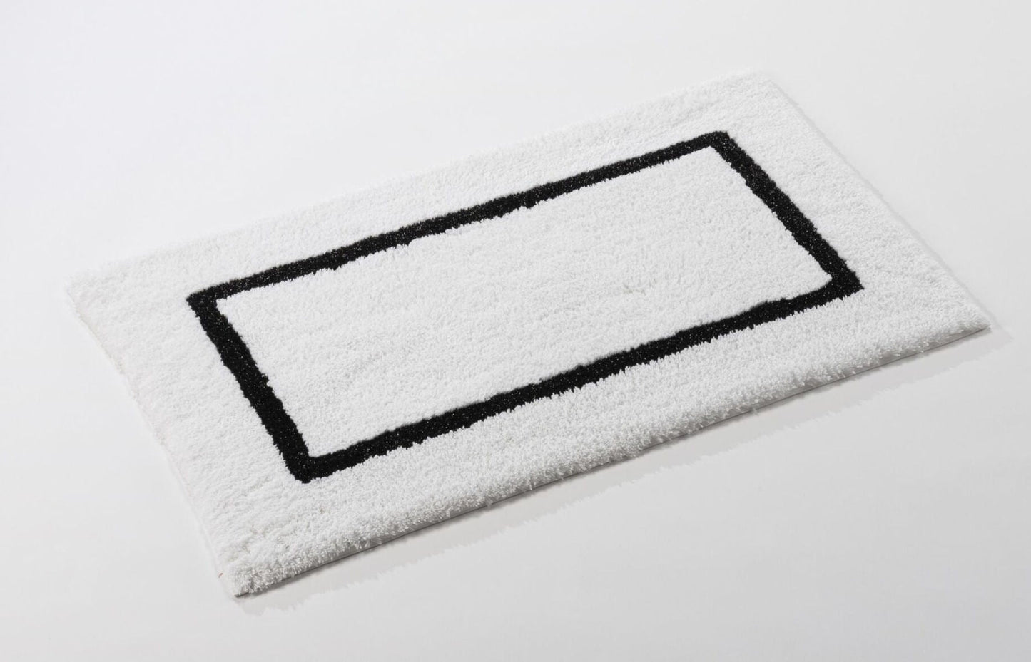 KARAT Luxury Black & White Egyptian Cotton Bathroom Rug - |VESIMI Design| Luxury Bathrooms and Home Decor